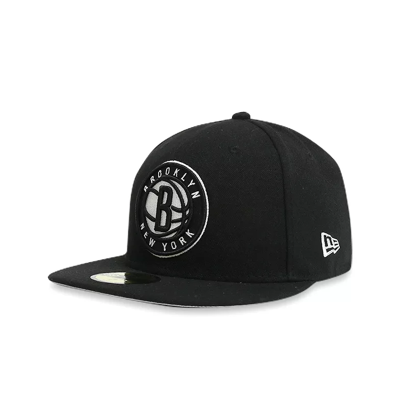 [70343946] Brooklyn Nets Men's Black Fitted Hat.