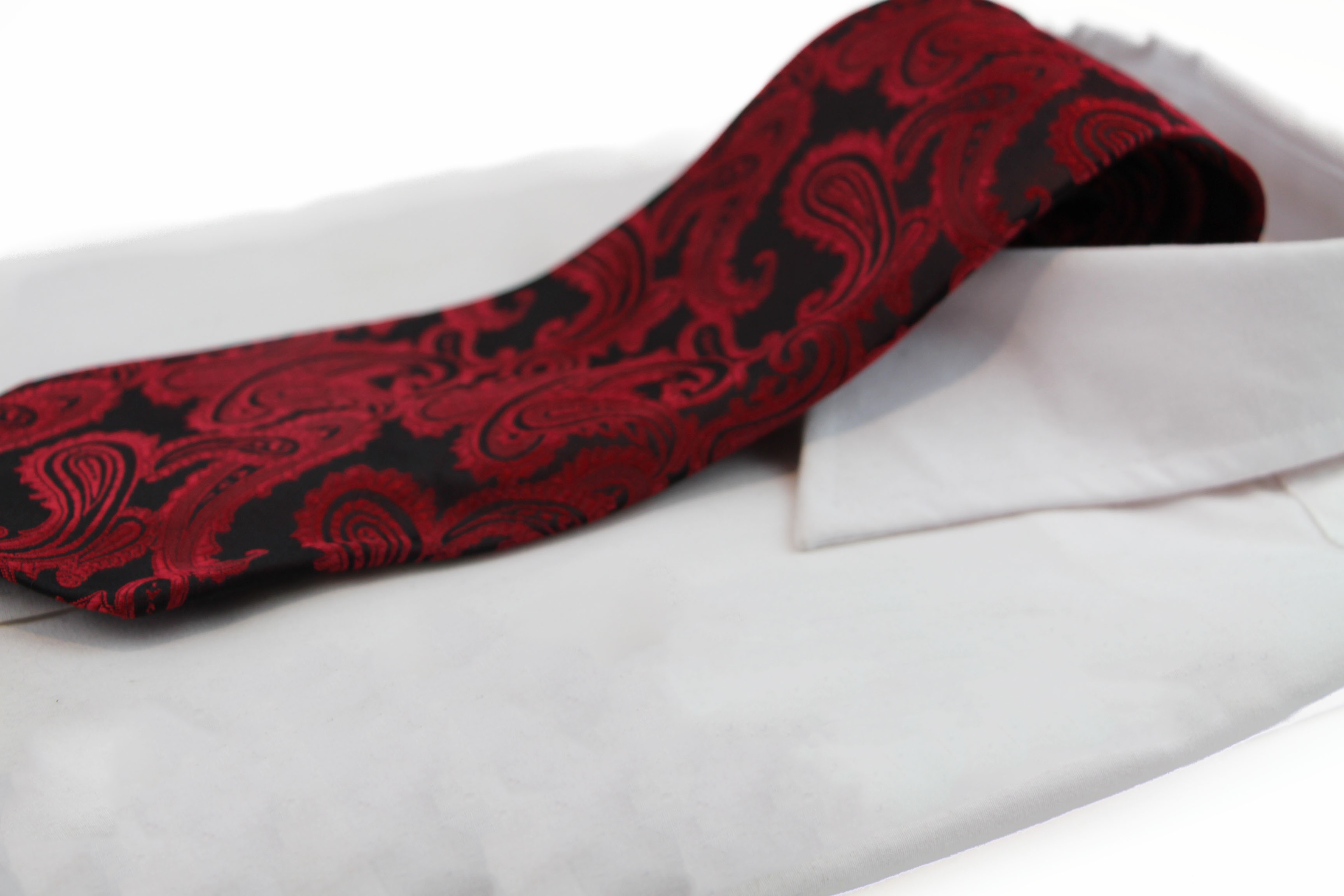 Mens Black & Red Paisley Patterned Neck Tie