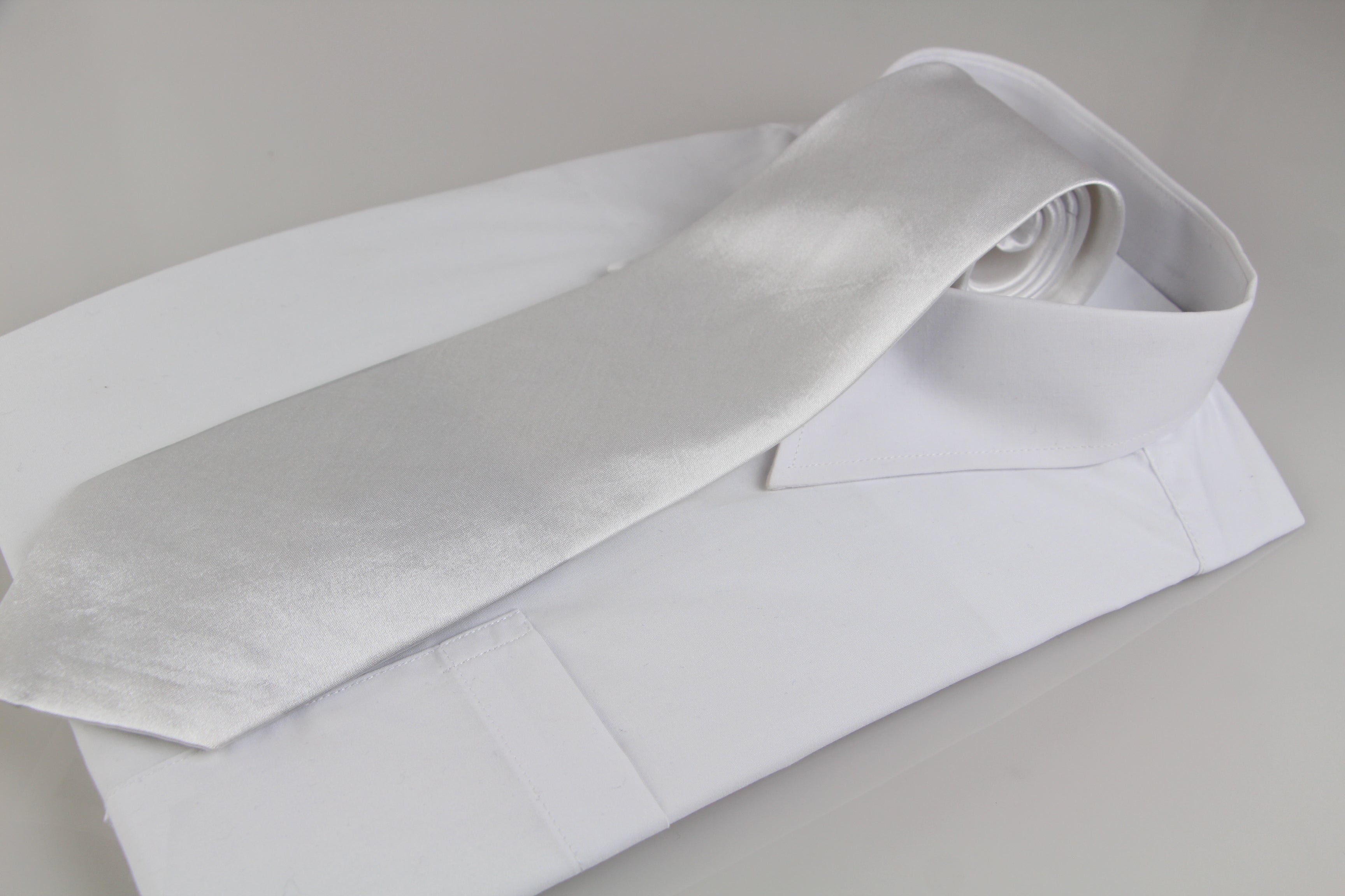 Mens White Classic 10cm Plain Neck Tie