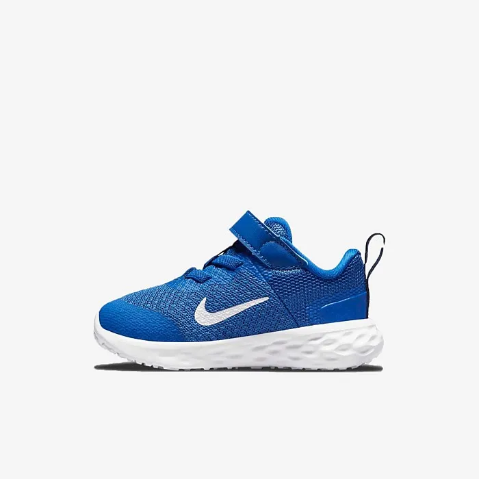 Nike Revolution 6 | Sneakers | Stirling Sports