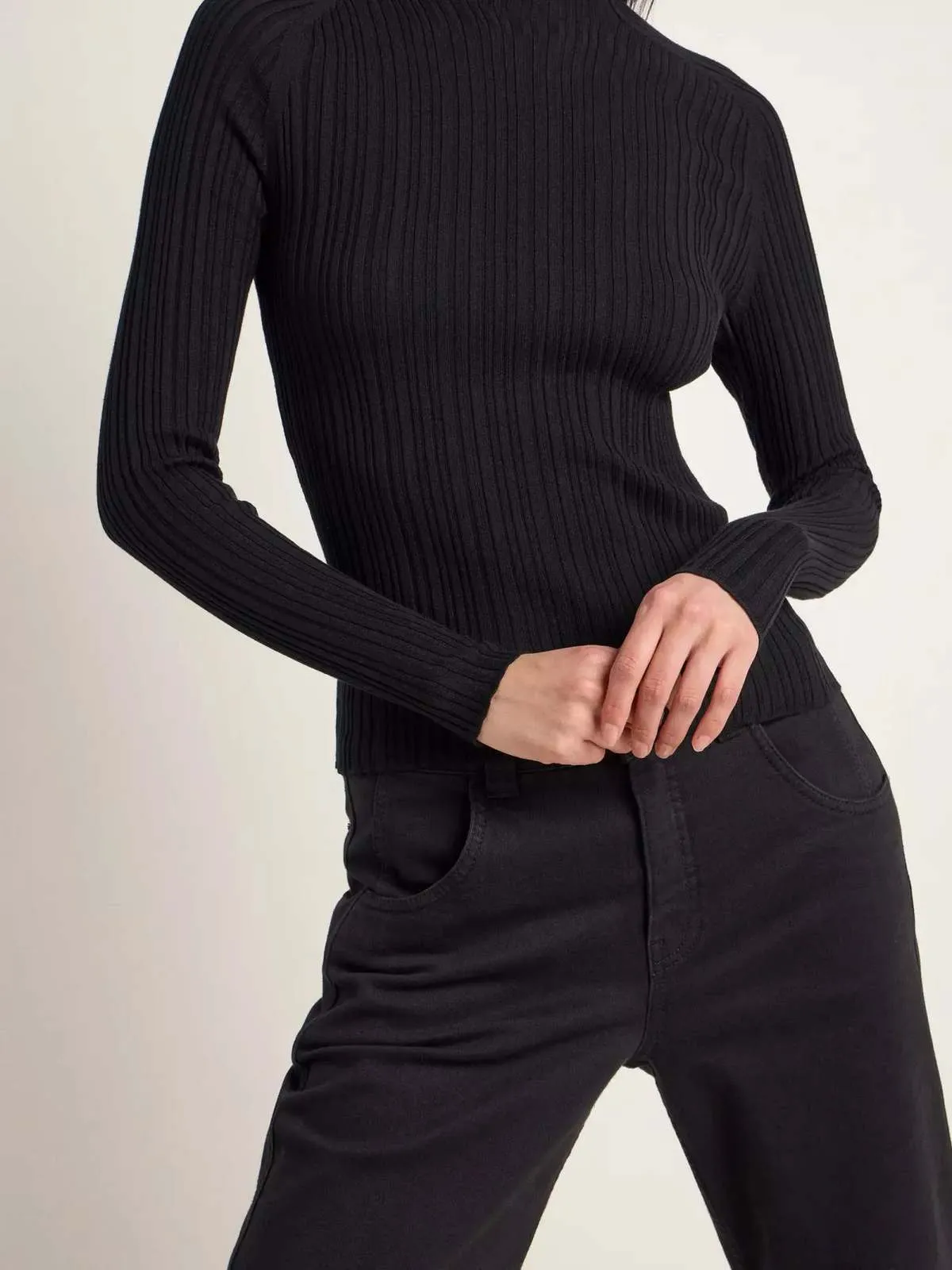 Ribbed sweater - Black