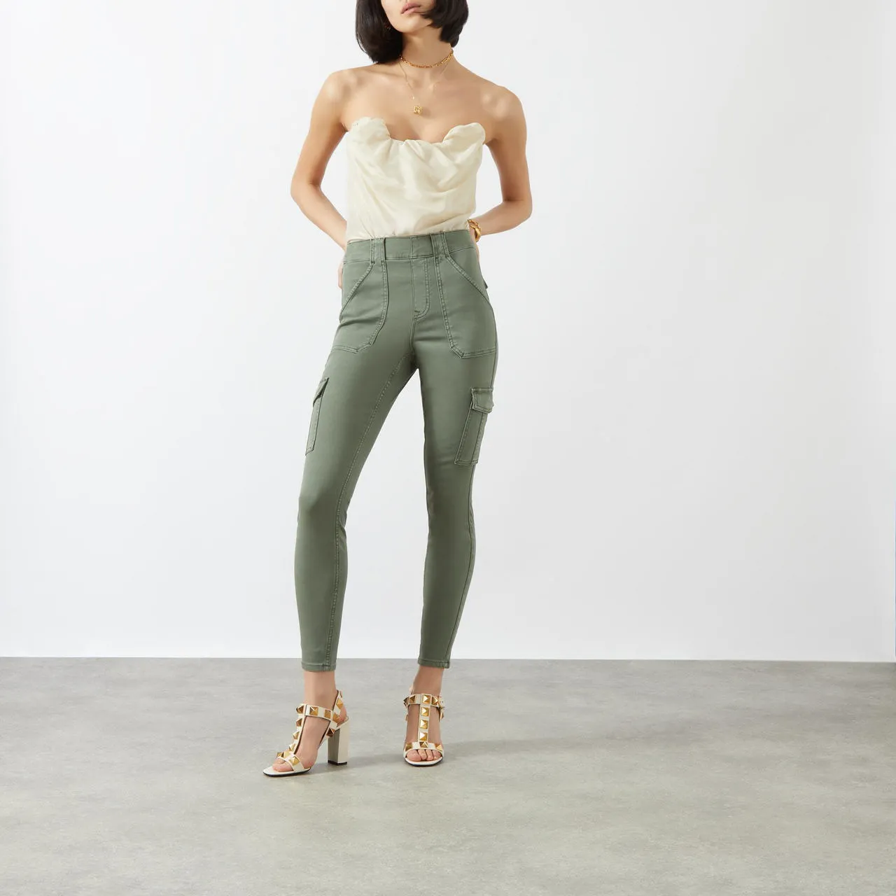 SPANX BESTSELLER Cargo Leggings - Soft Sage