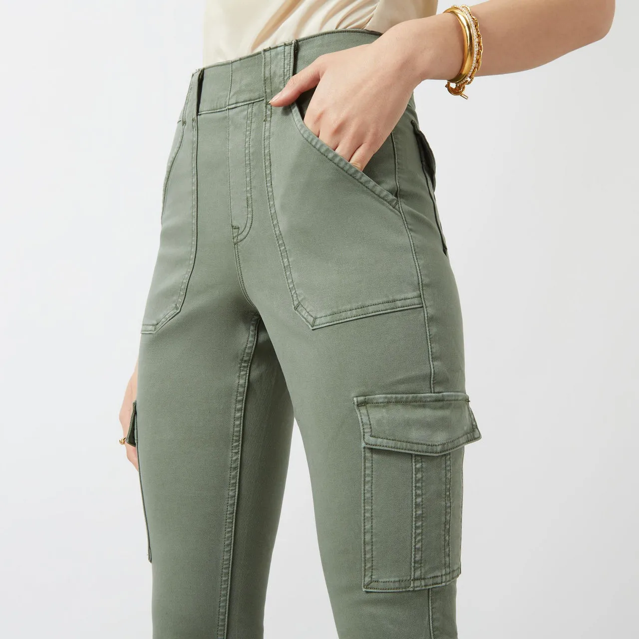 SPANX BESTSELLER Cargo Leggings - Soft Sage